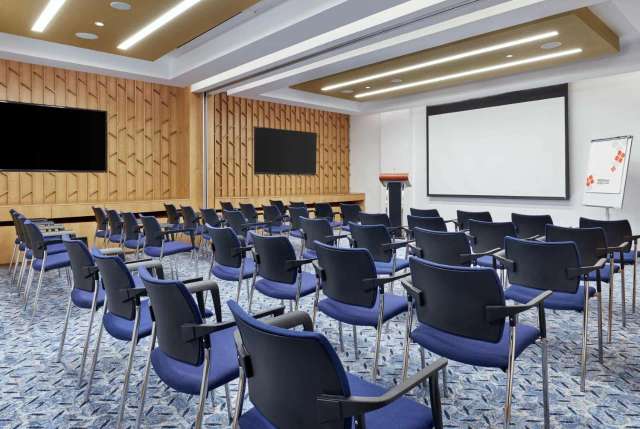 Hilton Garden Inn Muscat Al Khuwair-3