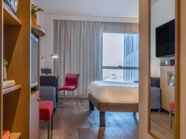 Novotel Barcelona City Hotel-4