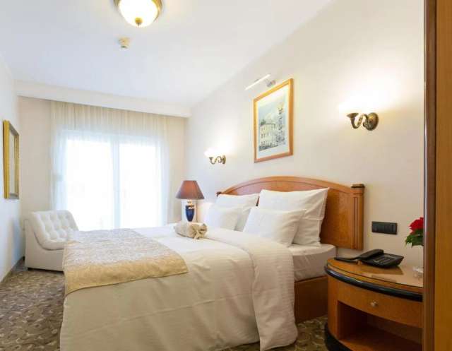 Hotel Sterling Garni-4