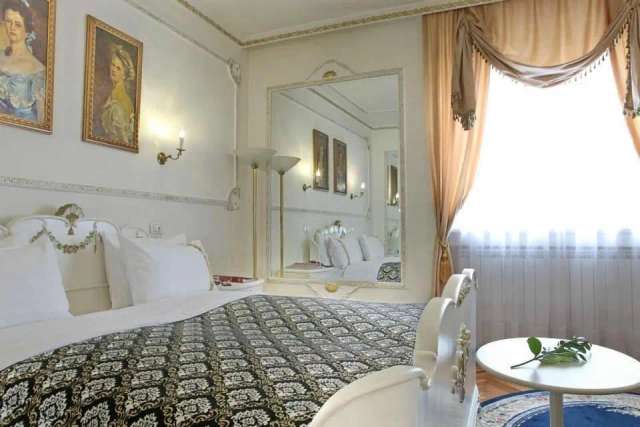 Queen's Astoria Design Hotel-4