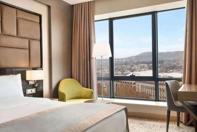 Hotel Wyndham Grand Tbilisi-4