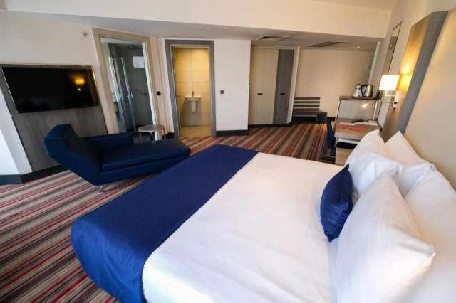 Ramada Plaza By Wyndham Izmir-3
