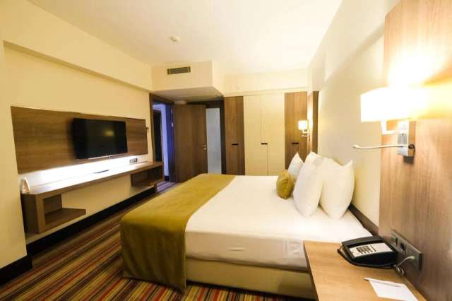 Ramada Plaza By Wyndham Izmir-4