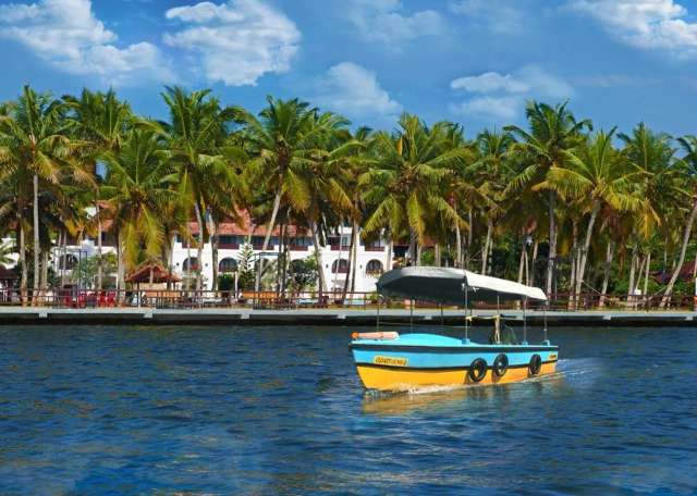 Estuary Sarovar Portico hotel-4