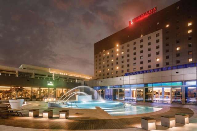 Ramada Plaza by Wyndham Bucharest Convention Center-4