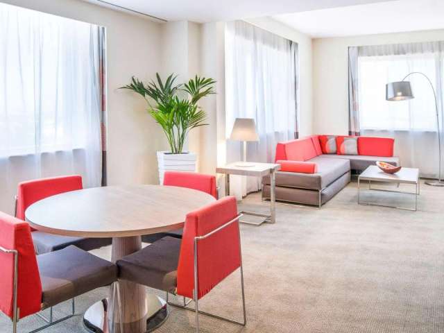 Novotel World Trade Centre Dubai-3