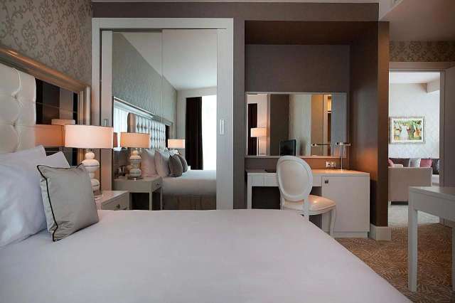 QafqaZ Baku City Hotel & Residences-4