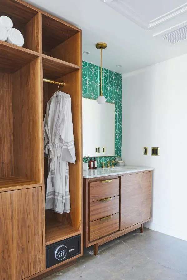RISE Uptown-3