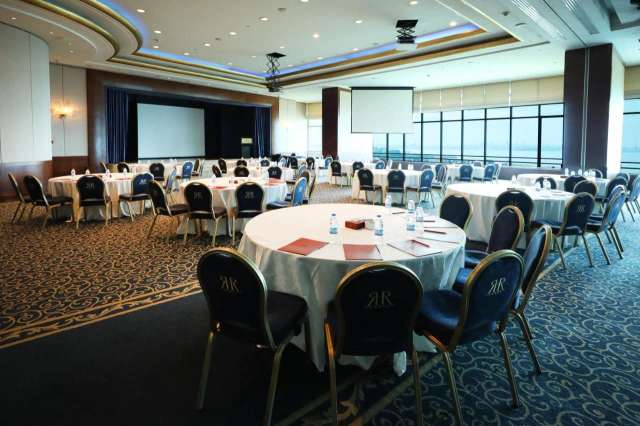 Le Royal Hotels Resorts Beirut hotel-4