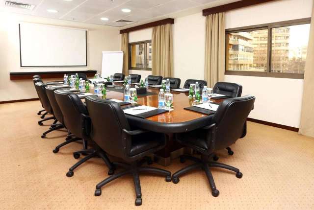 Ramada Plaza by Wyndham Beirut Raouche-3