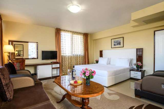 Royal Plaza by Stellar Hotels, Yerevan-3