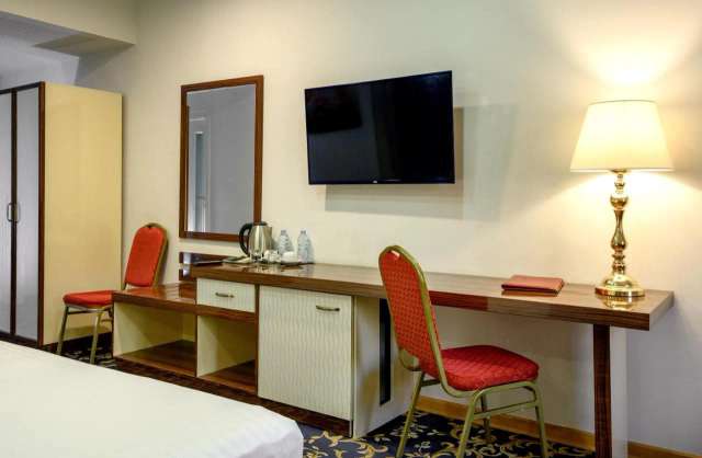 Royal Plaza by Stellar Hotels, Yerevan-4