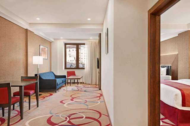 Ramada Hotel & Suites by Wyndham Yerevan-4