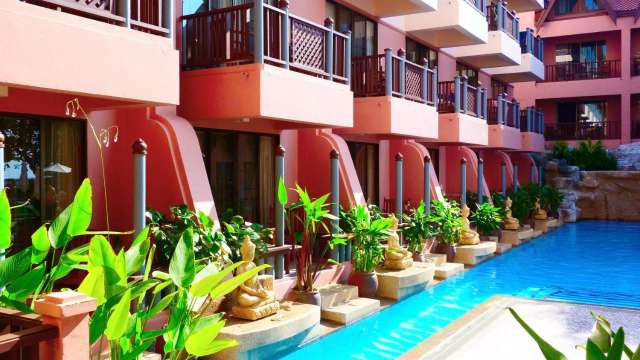 Seaview Patong Hotel-4