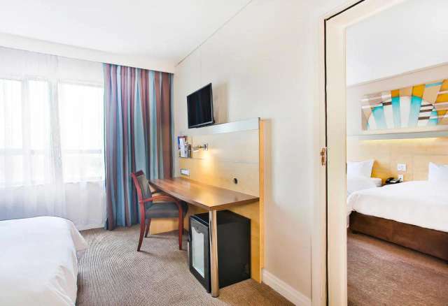 Holiday Inn Sandton hotel-4