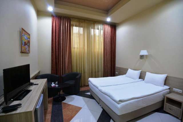 Deluxe Hotel Yerevan-4
