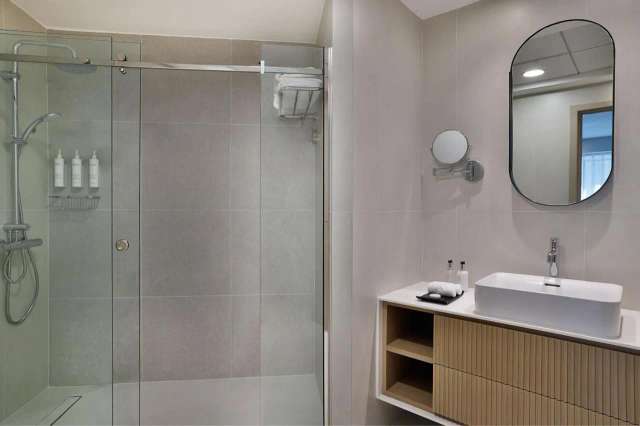 Residence Inn by Marriott Sheikh Zayed Road-4