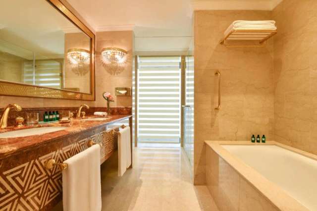 Sheraton Grand Doha Resort & Convention Hotel-4