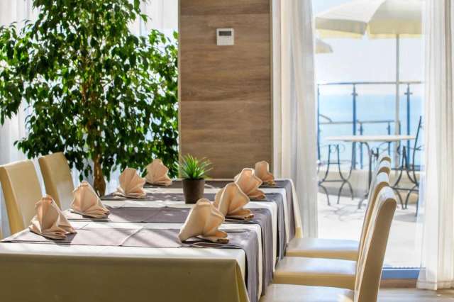 Azalia Hotel Balneo & SPA-4