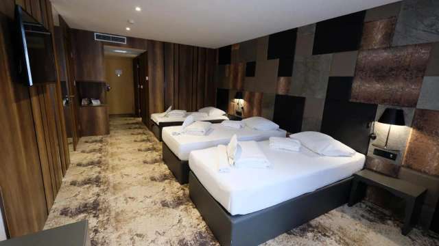 Hollywood Hotel-4