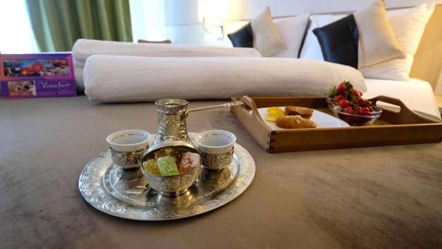 Hollywood Hotel-3