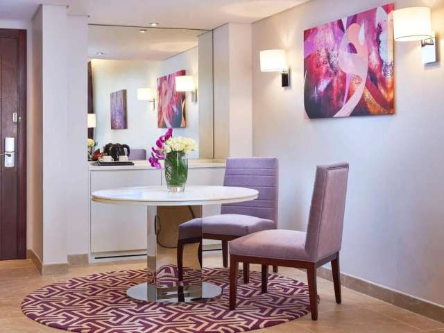 Mercure Dubai Barsha Heights Hotel Suites And Apartments-3