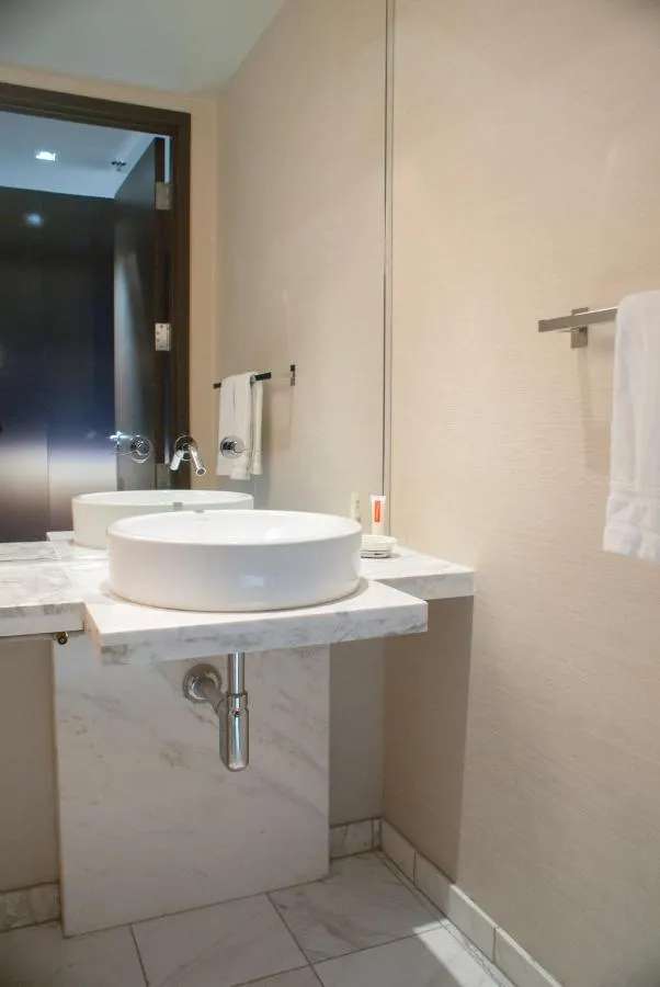 Palms Place Hotel and Spa-4