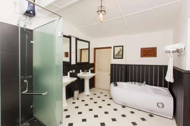 Mountbatten Bungalow-4