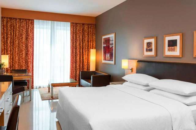 Four Points by Sheraton Downtown Dubai-3