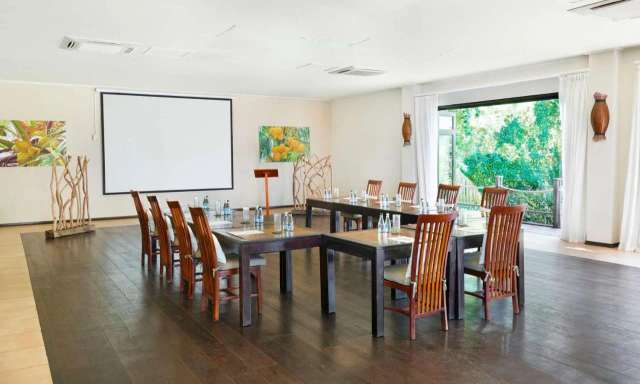 DoubleTree Hilton Seychelles hotel-3