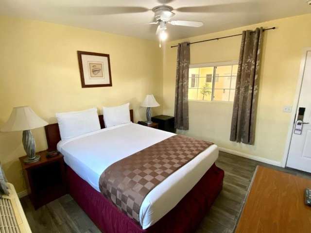 Europa Inn & Suites-4