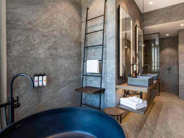 Pullman Tbilisi Axis Towers Hotel-4
