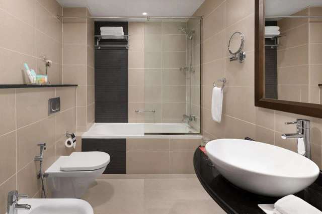 Ramada by Wyndham Dubai Deira Hotel-4