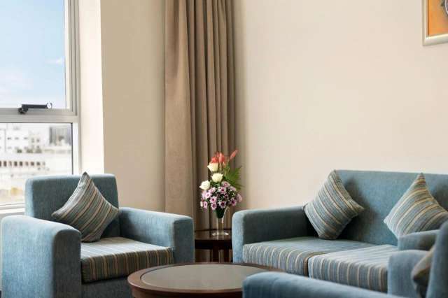 Ramada by Wyndham Dubai Deira Hotel-3