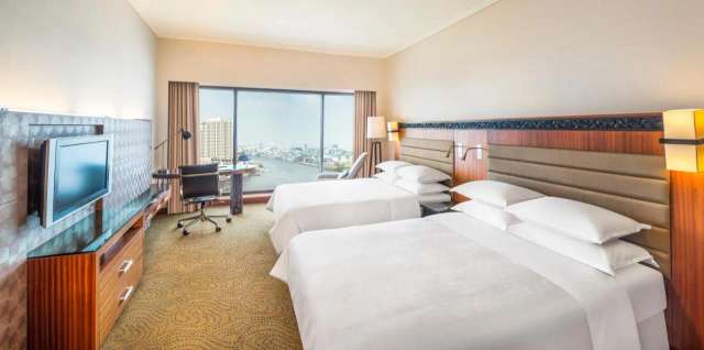 Royal Orchid Sheraton Hotel & Towers-3