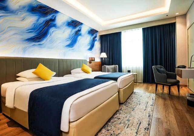 Movenpick Grand Al Bustan Dubai-4