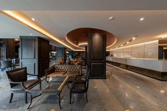 Manhattan Hotel Bangkok-3