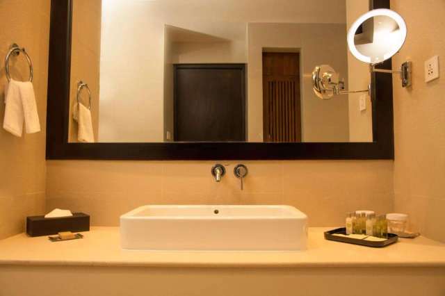 DoubleTree by Hilton Weerawila Rajawarna Resort Hotel-4
