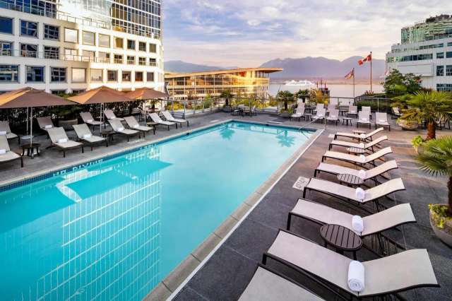 Fairmont Waterfront hotel-4