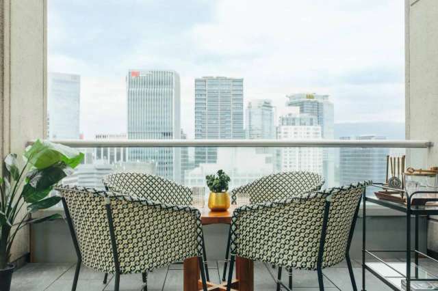 Delta Hotels by Marriott Vancouver Downtown Suites-4