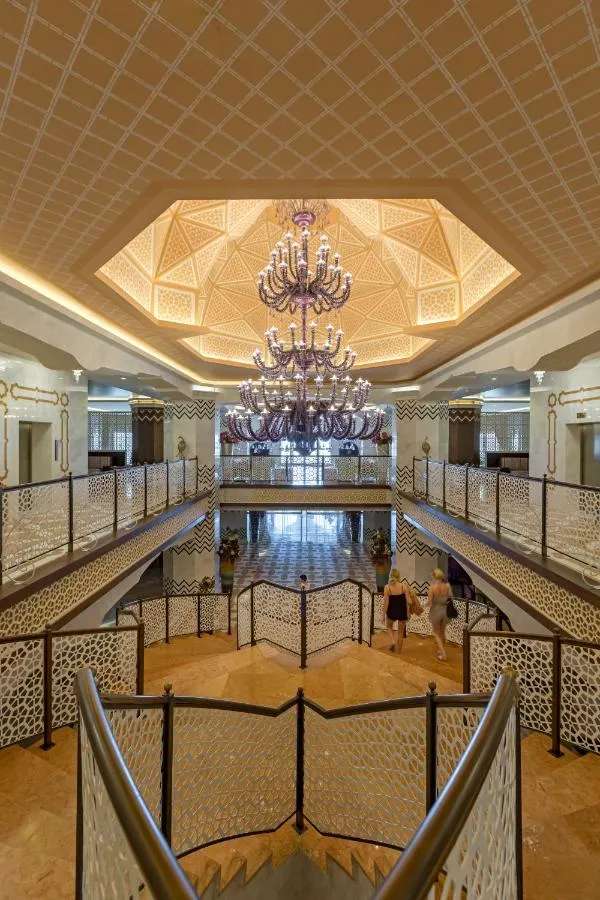 Royal Taj Mahal Hotel-3
