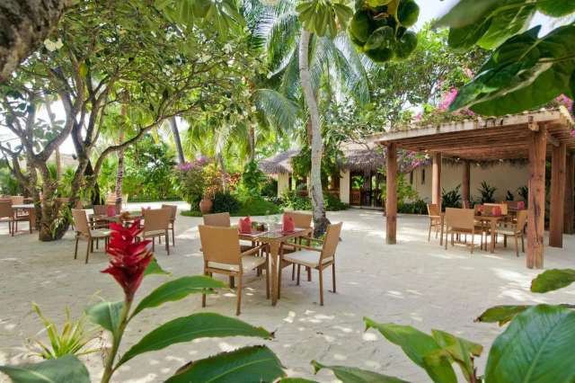 Kuramathi Maldives Hotel-4