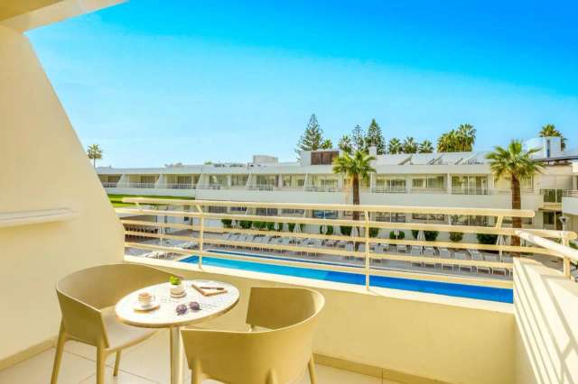 Melpo Antia Hotel & Suites-4