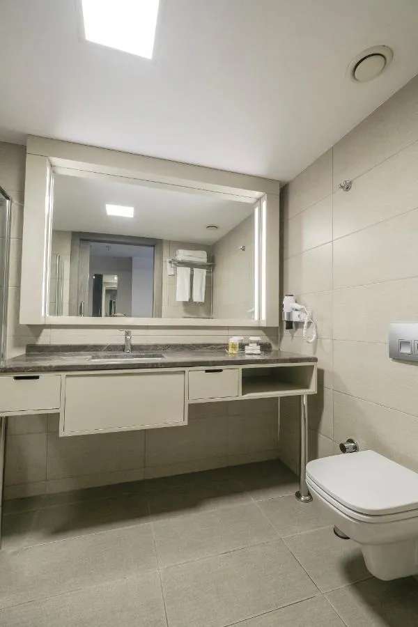 Ramada Plaza By Wyndham Izmir-3