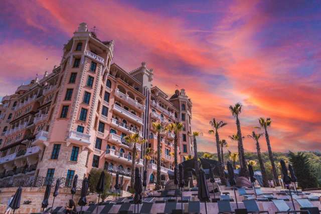 Royal Castle Design & SPA Hotel-4