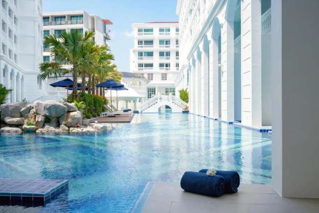 Movenpick Myth Hotel Patong Phuket-4