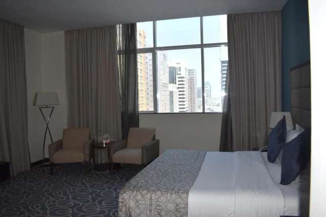 Ramada by Wyndham Abu Dhabi Corniche Hotel-4